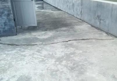 江达楼顶漏水维修公司分享下如何解决卫生间隐蔽部位漏水的问题?