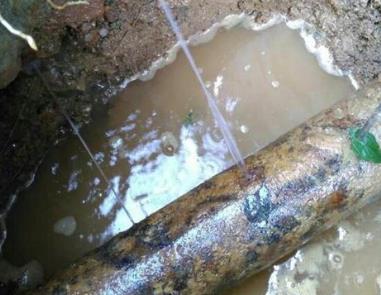 江达楼顶渗水维修公司分享下地暖漏水的原因及检测方法。